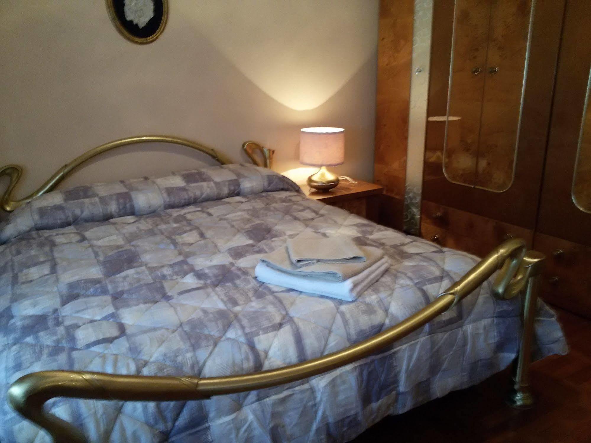 مبيت وإفطار بيازولا سول برينتا Casa Emanuela المظهر الخارجي الصورة